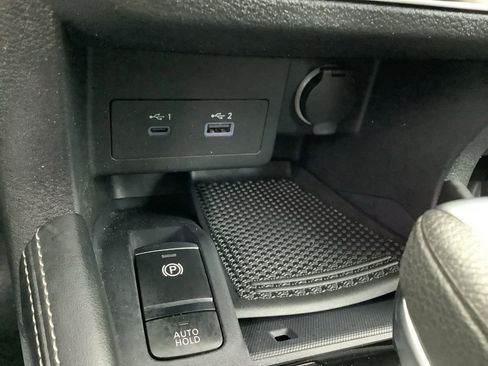 Used 2023 Nissan Kicks SV image 27