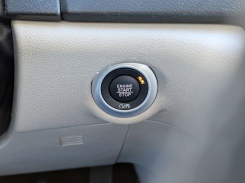 Used 2023 Chrysler Voyager LX image 19