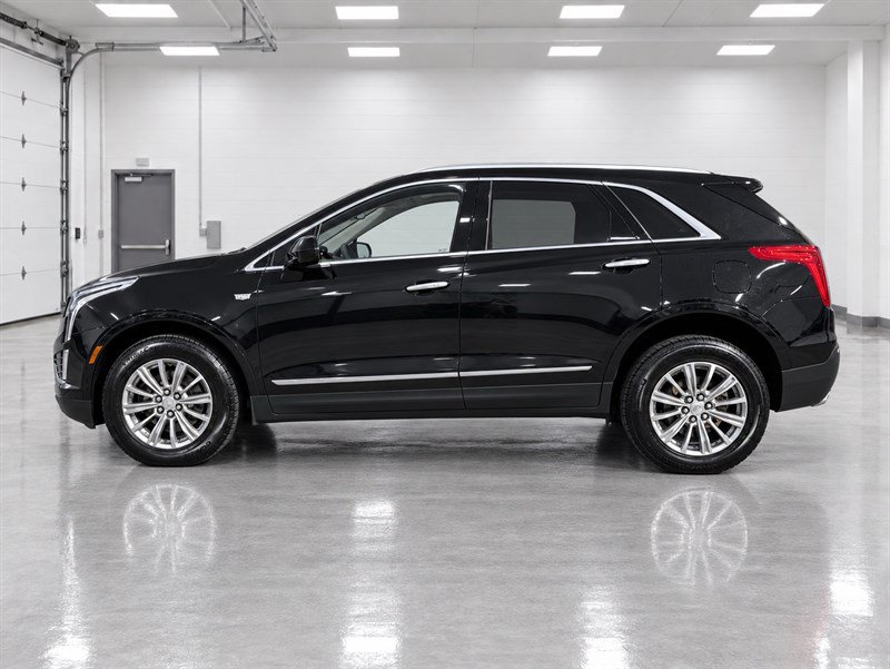 Used 2017 Cadillac XT5 Luxury w/ LPO, Wheel Lock Package AWD/4WD image 2