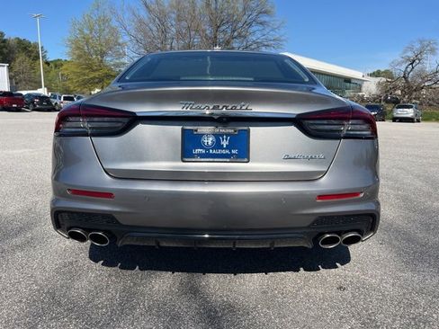 Used 2022 Maserati Quattroporte Modena image 4