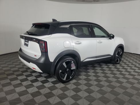 Used 2026 Nissan Kicks SR FWD image 4