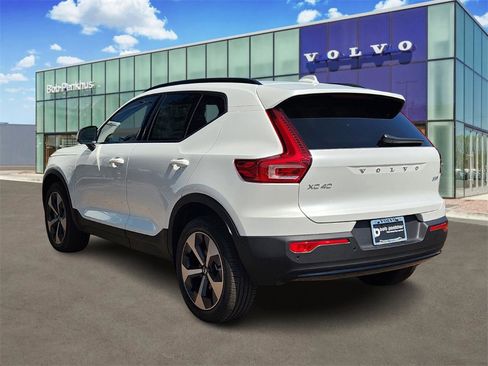 New 2026 Volvo XC40 B5 Plus w/ Protection Package Premier image 30