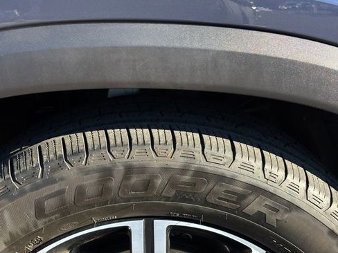 Used 2025 Mercedes-Benz GLE 350 4MATIC image 13