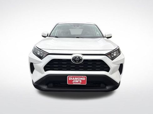 Used 2022 Toyota RAV4 LE FWD image 2