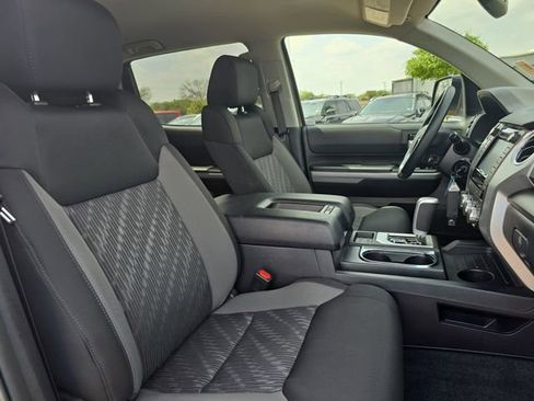 Used 2018 Toyota Tundra SR5 w/ TRD Off Road Package image 10