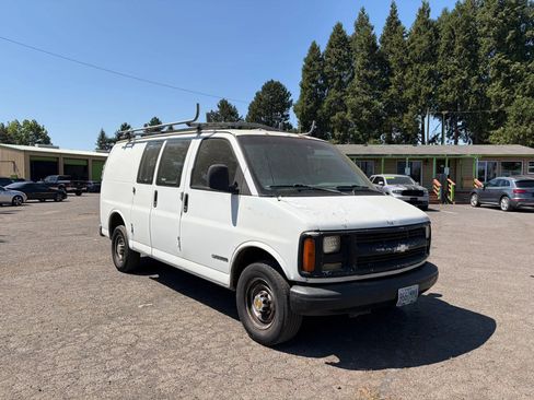 Used 2000 Chevrolet Express 2500 RWD image 1