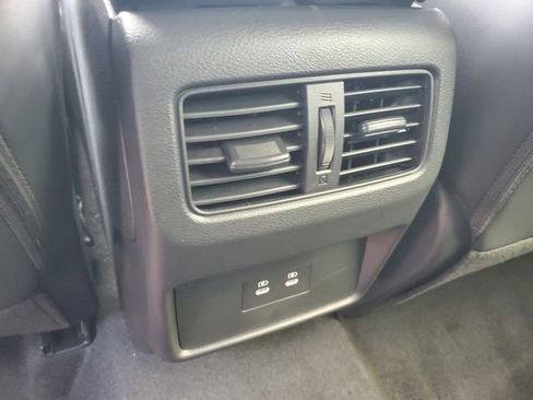 Used 2025 Nissan Rogue Platinum FWD image 11