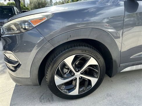 Used 2018 Hyundai Tucson Limited image 18