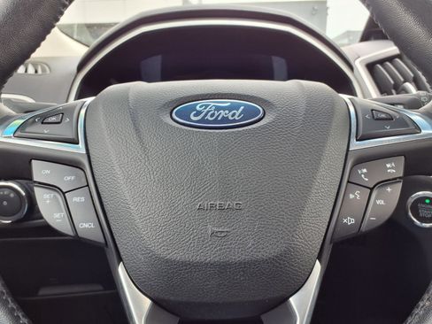 Used 2018 Ford Edge SEL w/ Equipment Group 201A AWD/4WD image 18