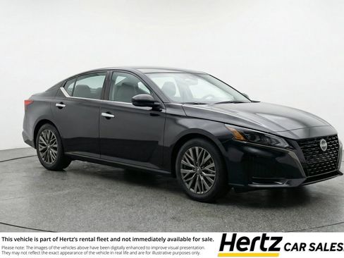 Used 2025 Nissan Altima 2.5 SV FWD image 1