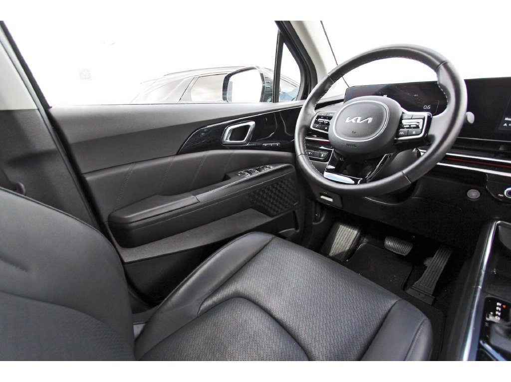 Used 2026 Kia Carnival SX Prestige FWD image 9