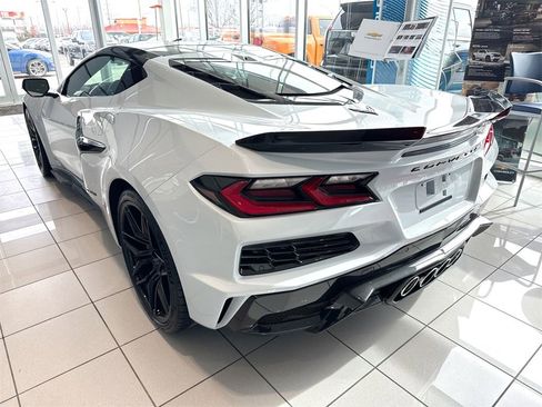Used 2024 Chevrolet Corvette Z06 image 9