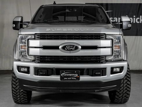 Used 2019 Ford F250 Lariat w/ Lariat Ultimate Package AWD/4WD image 3