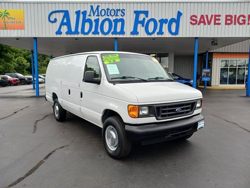 Used 2006 Ford E-350 and Econoline 350 Extended Super Duty image 3