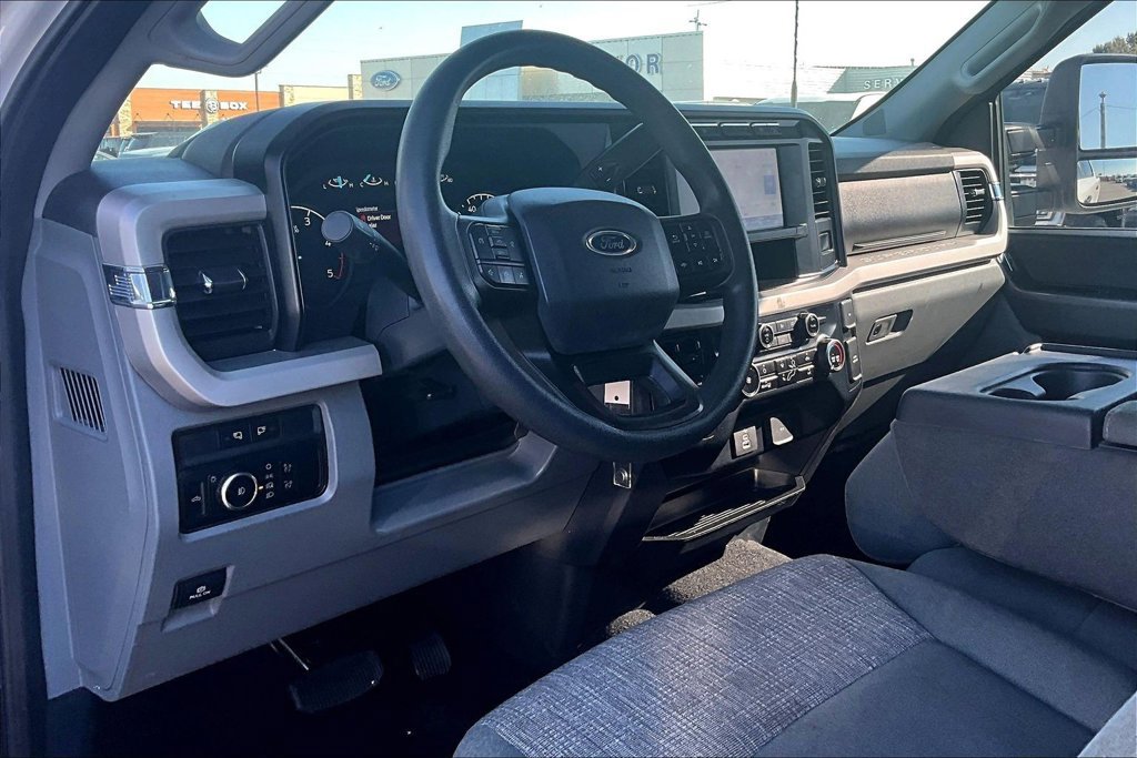 Used 2024 Ford F250 XLT w/ FX4 Off-Road Package AWD/4WD image 13