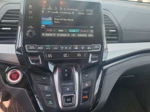 Used 2024 Honda Odyssey Touring image 9