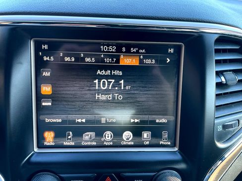 Used 2017 Jeep Grand Cherokee Limited image 17