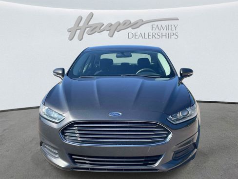 Used 2016 Ford Fusion SE FWD image 8