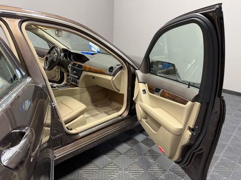 Used 2013 Mercedes-Benz C 300 4MATIC Sedan image 19