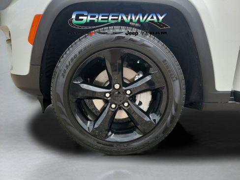 Used 2025 Jeep Grand Cherokee Limited w/ Black Appearance Package RWD image 34