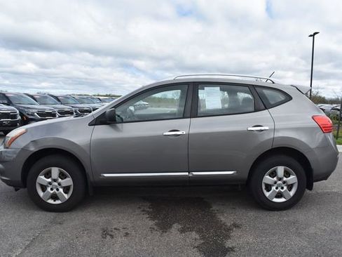 Used 2015 Nissan Rogue S w/ Convenience Package AWD/4WD image 6