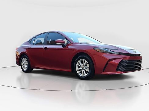 Certified 2025 Toyota Camry LE image 3