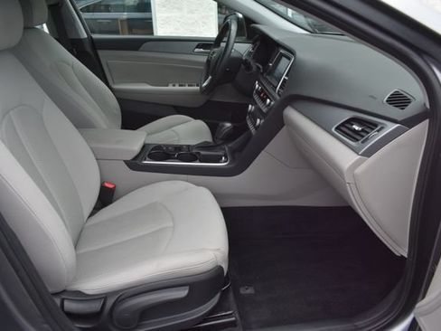 Used 2019 Hyundai Sonata SEL w/ Tech Package 02 FWD image 38