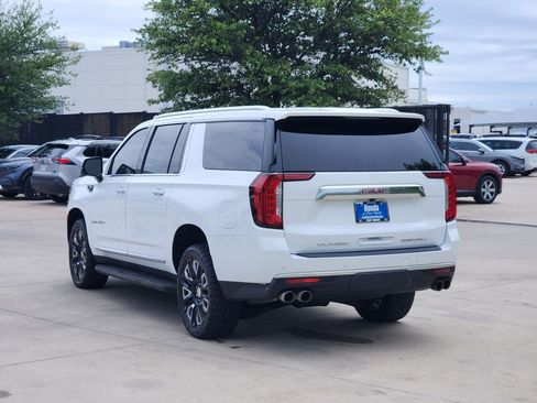 Used 2023 GMC Yukon XL Denali AWD/4WD image 7