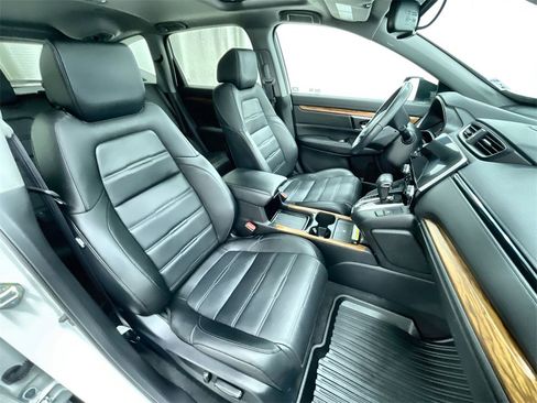 Used 2020 Honda CR-V Touring image 29