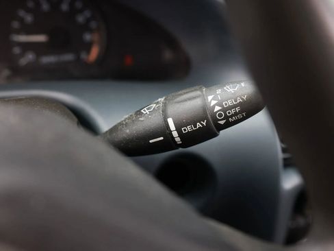 Used 2005 Chevrolet Cavalier Sedan w/ Preferred Equipment Group FWD image 27