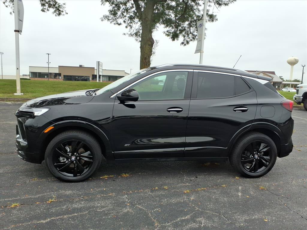 Used 2025 Buick Encore GX Sport Touring w/ Comfort Package AWD/4WD image 4