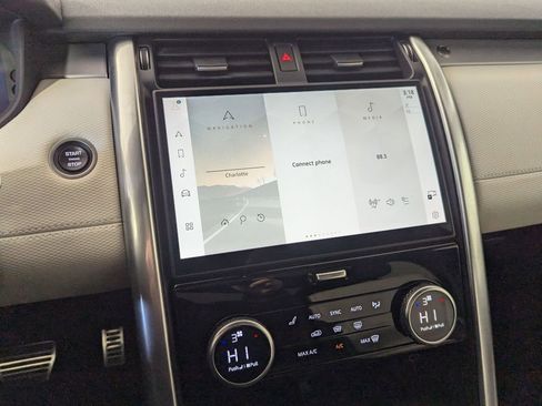 Used 2024 Land Rover Discovery Dynamic SE image 46