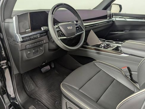 Used 2025 Cadillac Escalade Premium Luxury w/ Touring Package image 11