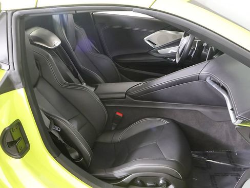 Used 2022 Chevrolet Corvette Stingray Preferred Conv w/ 2LT RWD image 32