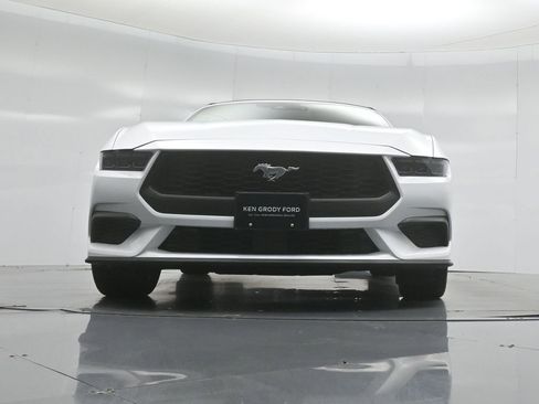Certified 2025 Ford Mustang Premium RWD image 38