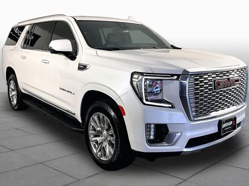 Certified 2023 GMC Yukon XL Denali AWD/4WD image 3