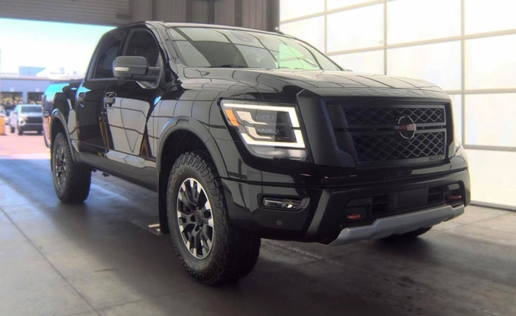 Used 2021 Nissan Titan PRO-4X w/ Pro-4x Convenience Package AWD/4WD image 1
