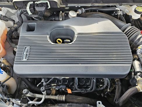 Certified 2021 Lincoln Nautilus Standard w/ Equipment Group 101A image 30