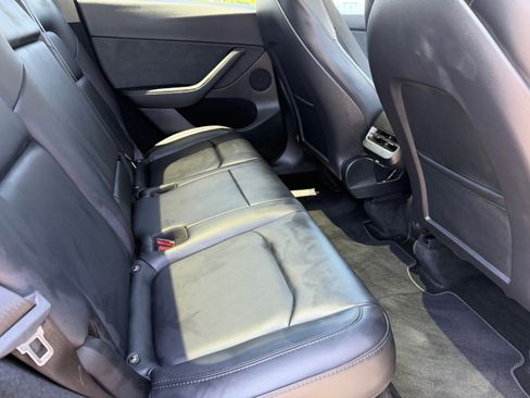 Used 2023 Tesla Model Y Long Range AWD/4WD image 13