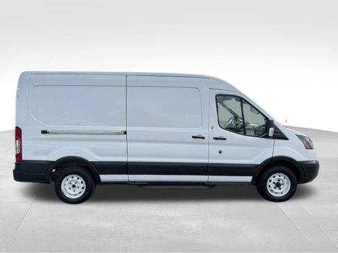 Used 2018 Ford Transit 150 148 Medium Roof RWD image 4