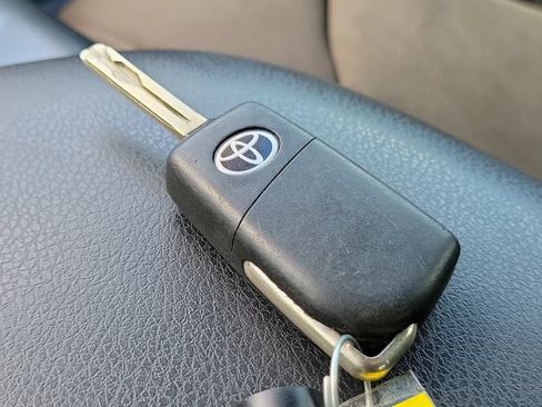 Used 2020 Toyota Camry LE FWD image 33
