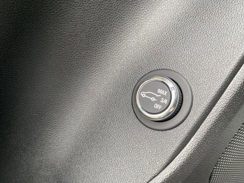 Used 2025 Chevrolet Blazer LT w/ Sound & Technology Package image 19