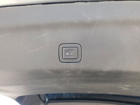 Used 2025 Chevrolet Suburban RST image 7