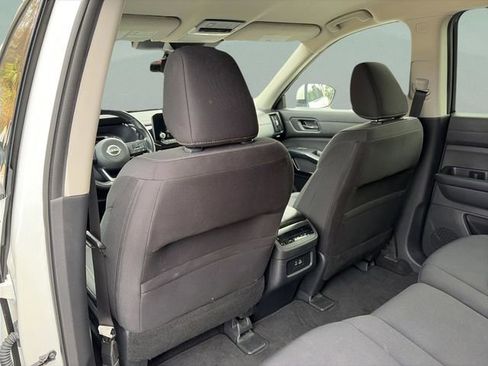 Used 2024 Nissan Pathfinder SV image 27