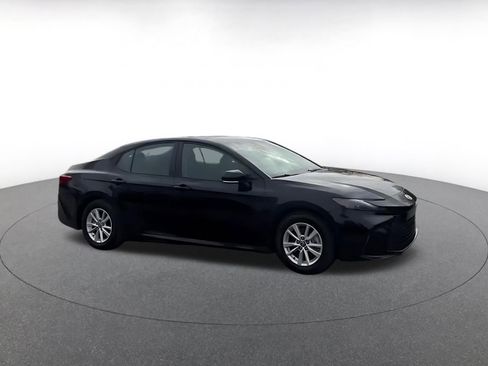 Used 2025 Toyota Camry LE image 2