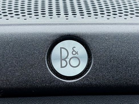 Used 2019 Ford F150 Lariat w/ Equipment Group 502A Luxury image 6