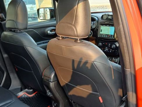 Used 2022 Jeep Renegade Trailhawk w/ Sun/Sound Group image 15