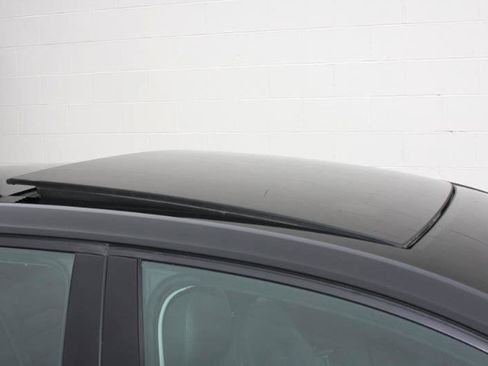 Used 2015 Volkswagen Golf TDI SEL image 39