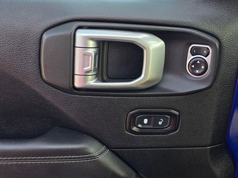 Used 2020 Jeep Wrangler Unlimited Sahara w/ Cold Weather Group image 9