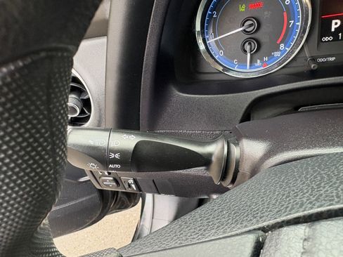 Used 2018 Toyota Corolla LE image 33